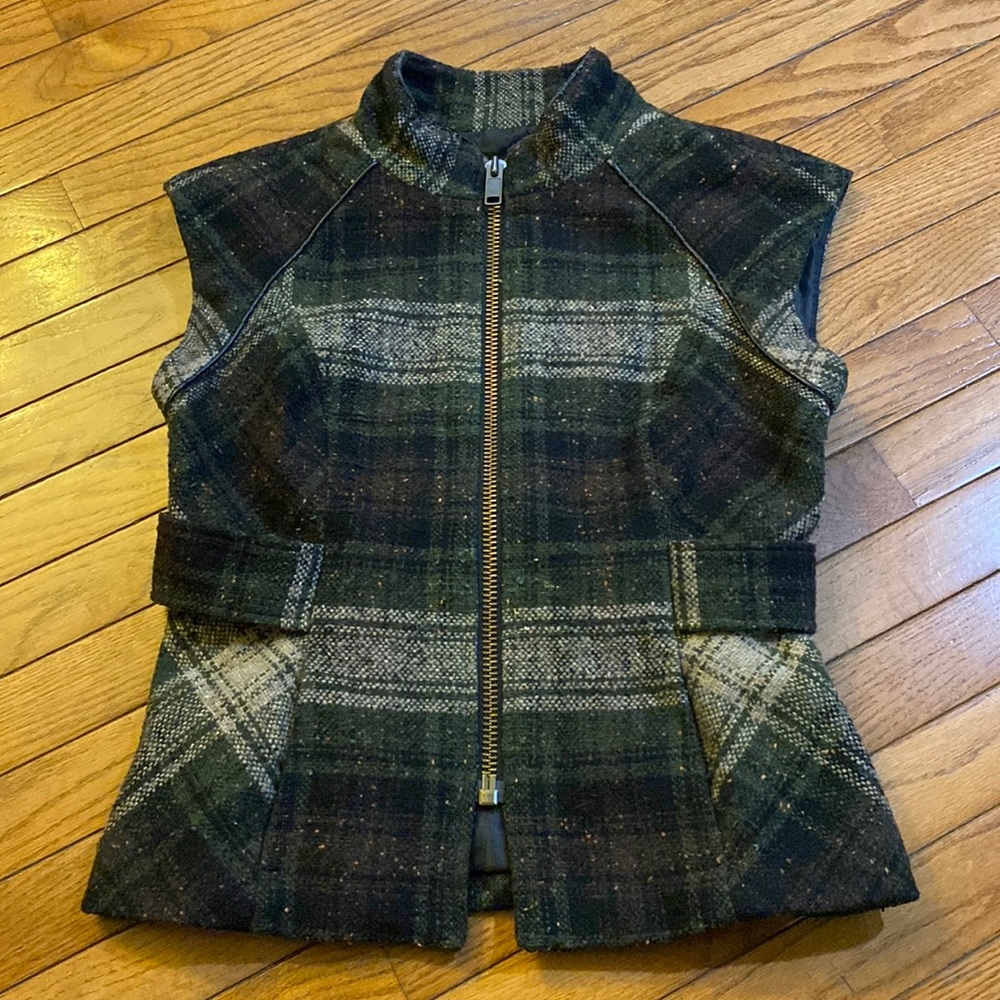 CAbi sleeveless zip up jacket, small